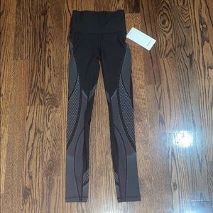 Size 2 mapped out HR tight 28” lululemon